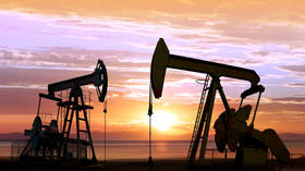JPMorgan throws in towel on forecasting oil price
