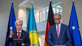Kazakh leader calls Putin ‘outstanding statesman’ in front of Merz (VIDEO)