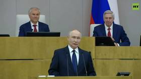 Putin addresses newly elected Duma deputies