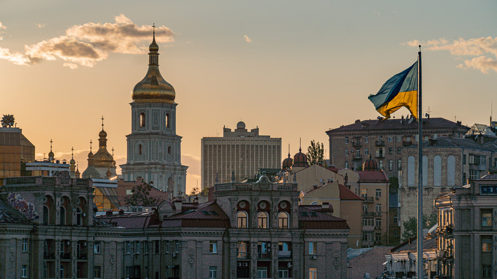 EU issues anti-corruption demand to Ukraine – FT