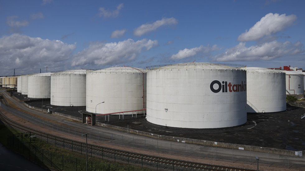 West has ‘drained’ all available oil inventories – Vitol CEO