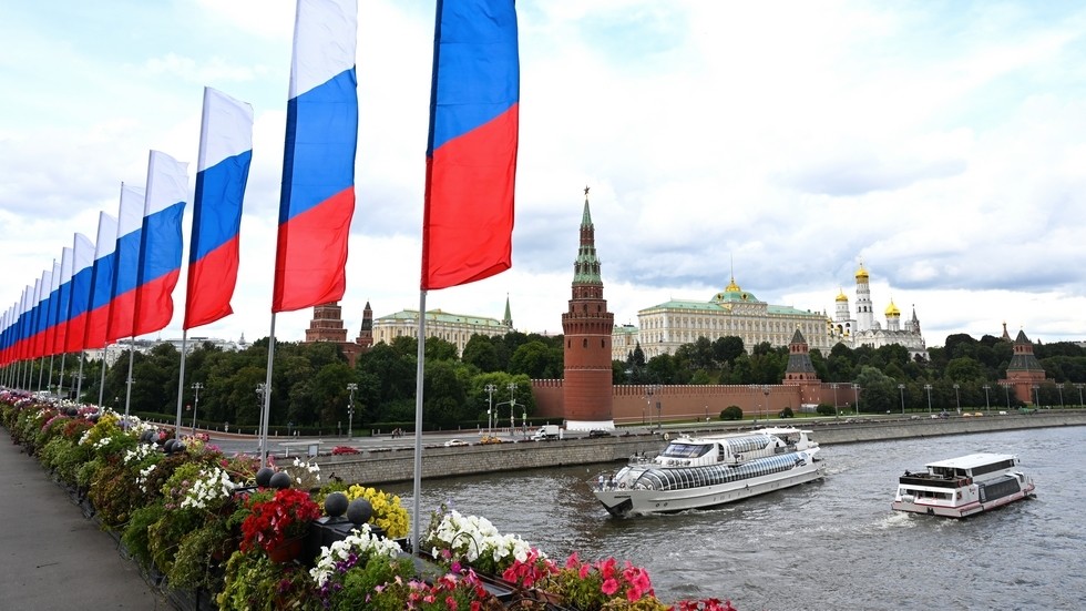kremlin says ukraine needs political will to end conflict