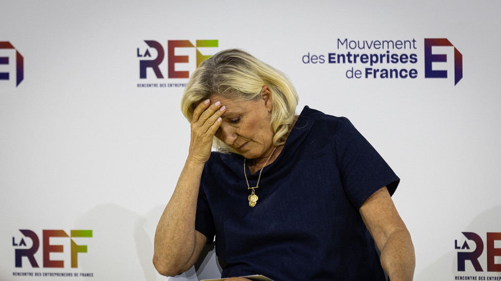 Letting Ukraine into EU would be economic suicide – Le Pen