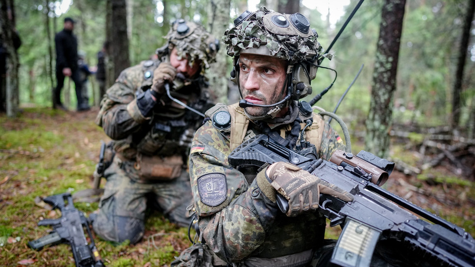 American bombs, European pilots: Who does what in NATO’s nuclear club?