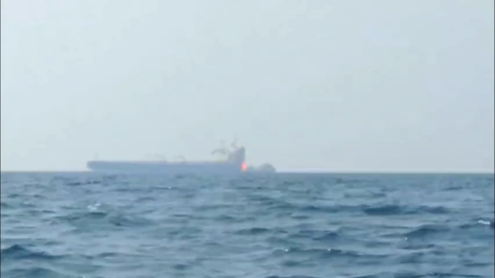 Two supertankers hit mines in Strait of Hormuz – IRGC (VIDEO)