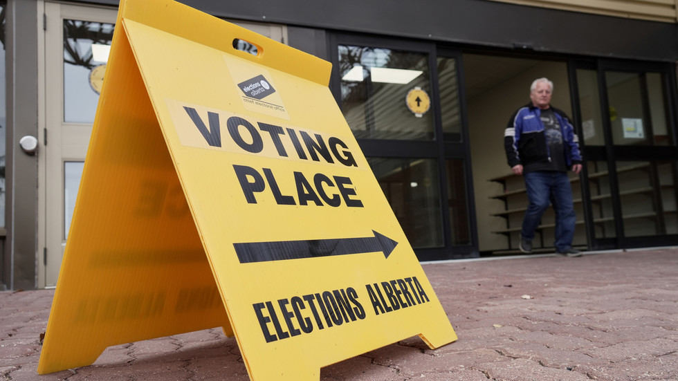 Oil-rich Canadian province makes decision on secession referendum