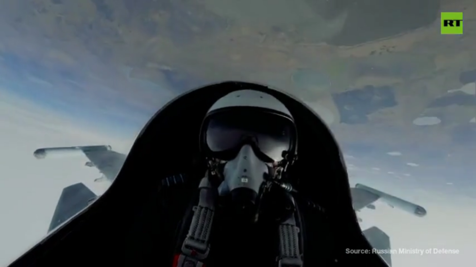 Indian pilots take a spin in upgraded Su-30 jet in Russia (VIDEO)