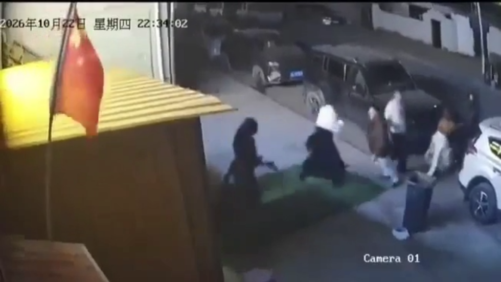 Hundreds of houses collapse as powerful earthquake hits China (VIDEOS)