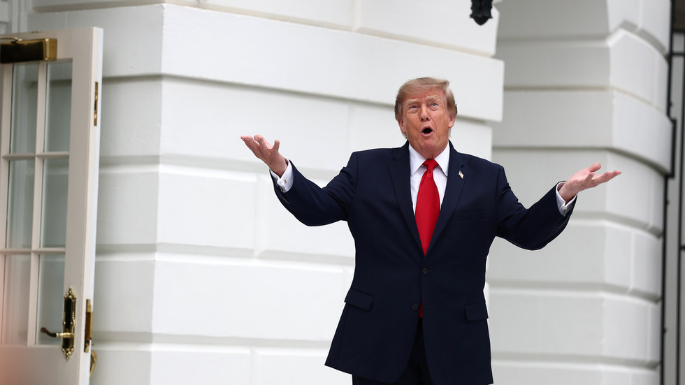 Trump Threatens Renewed Iran Strikes as Economic Pressure Intensifies and Assassination Plots Emerge