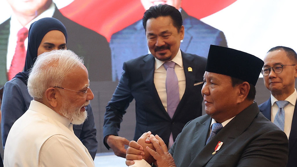 Indonesia scouts for gasoline supplies from India