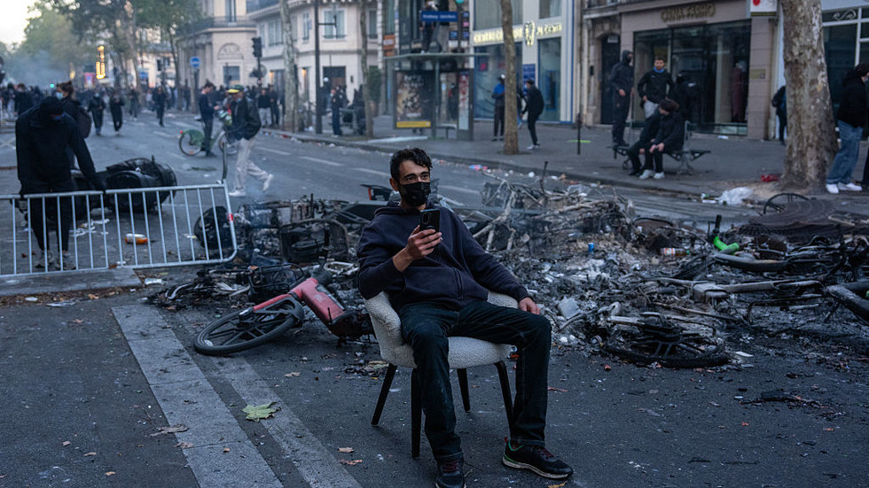 French economy &lsquo;headed straight for a wall&rsquo; &ndash; finance minister