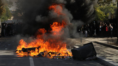 Violent student protests spread from France to Belgium (VIDEOS)