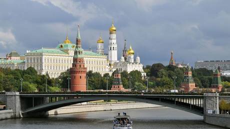 Russia ready to suspend strikes on Ukraine only on election day  Kremlin