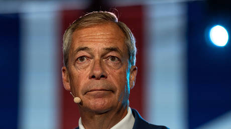 Farage vows to shut down UK ‘asylum scam-
