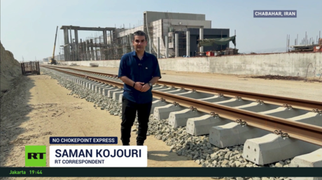 Iran completes key rail link in new trade route (VIDEO)