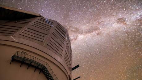 Possible dwarf planet discovered beyond Pluto