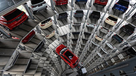 German auto giant posts multi-billion-euro loss