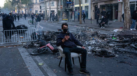 French economy ‘headed straight for a wall-  finance minister