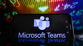 A Microsoft Teams logo is displayed on a smartphone.