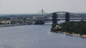 Russia strikes key Kiev bridge (VIDEOS)