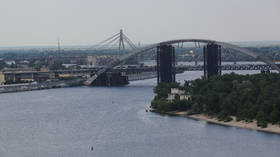 Russia strikes key Kiev bridge (VIDEOS)