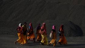 India pulls half a billion people out of poverty – faster than China