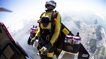 Sky's not the limit: World's first 'Jetman' flies over Dubai desert (VIDEO)