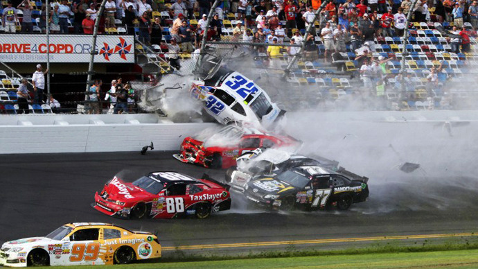 Over 30 injured in car crash at NASCAR race (PHOTOS)