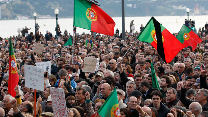 ‘Screw the Troika’: Hundreds of thousands protest austerity measures across Portugal