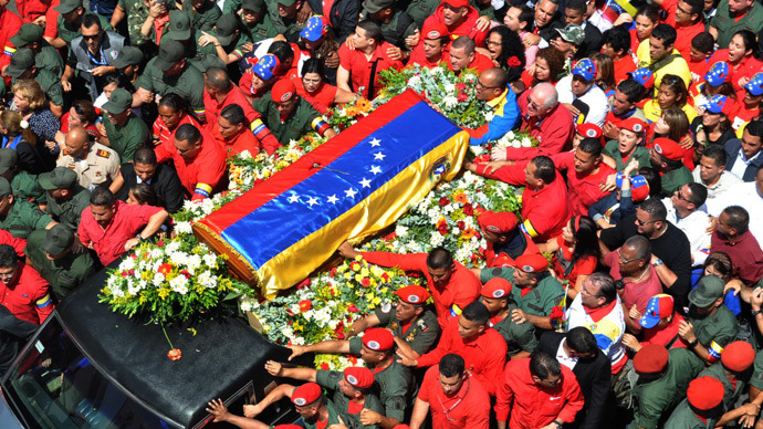 'Farewell, Comandante:’ Venezuelans throng to view Chavez’s body in state (PHOTOS)