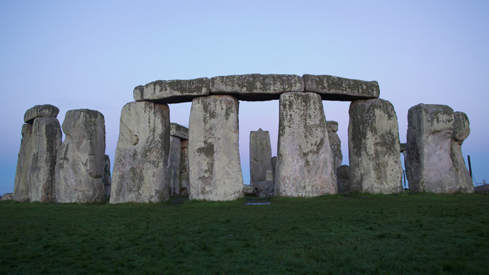 New theory ‘rewrites’ Stonehenge history