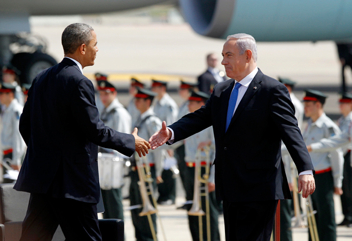 U.S. President Barack Obama (L) shakes hands with Israeli Prime Minster Benjamin Netanyahu at Ben Gurion International Airport Airport in Tel Aviv March 20, 2013 (Reuters / Jason Reed)
