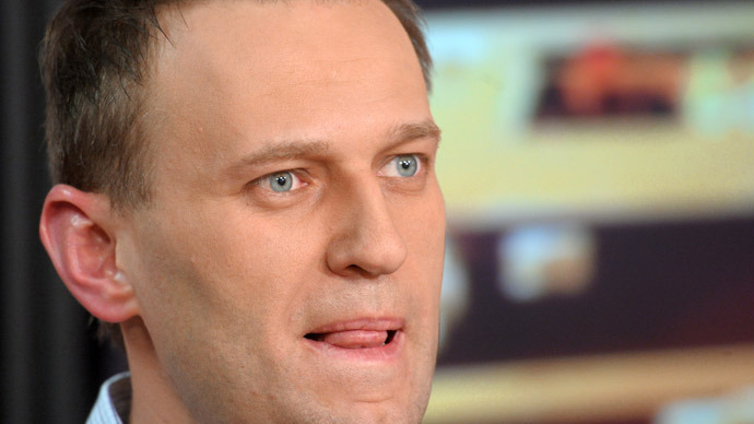 Opposition blogger Navalny voices presidential ambitions amid dwindling support