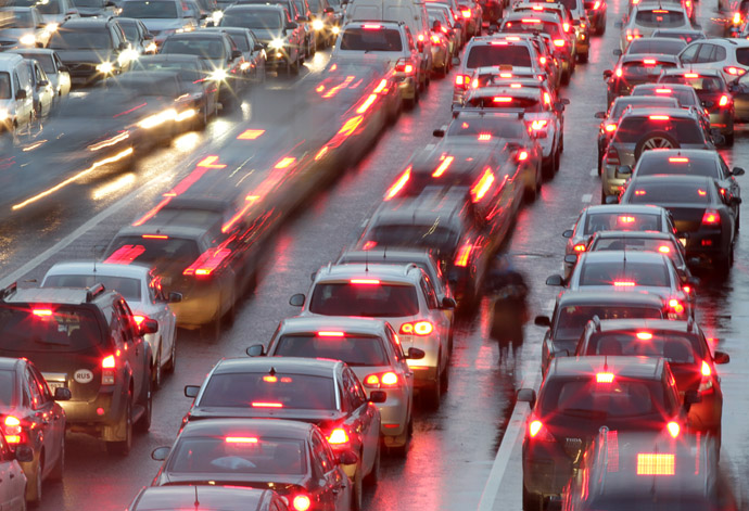 Traffic jam on Goncharny Proyezd in Moscow. (RIA Novosti/Evgeny Biyatov)