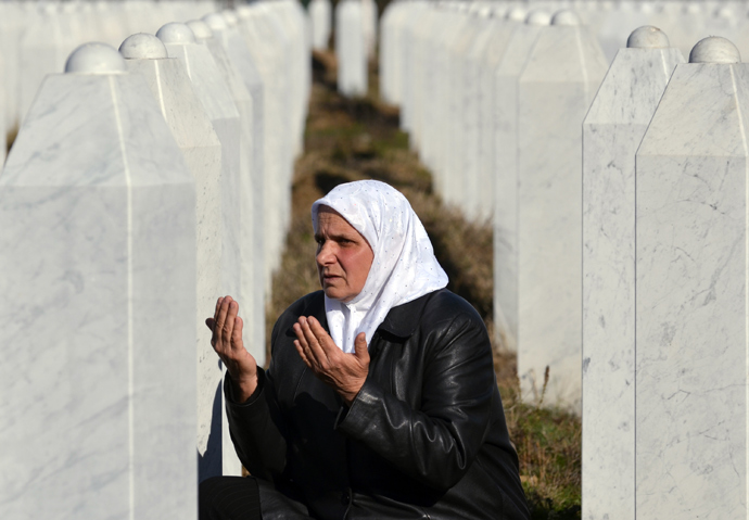 Memorial cemetery in Potocari, near Eastern-Bosnian town of Srebrenica (AFP Photo / Elvis Barukcic) 