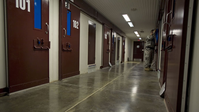 A guard inside the maximun security Camp 5 at Camp Delta in Guantanamo Bay.(AFP Photo / Paul J. Richards)