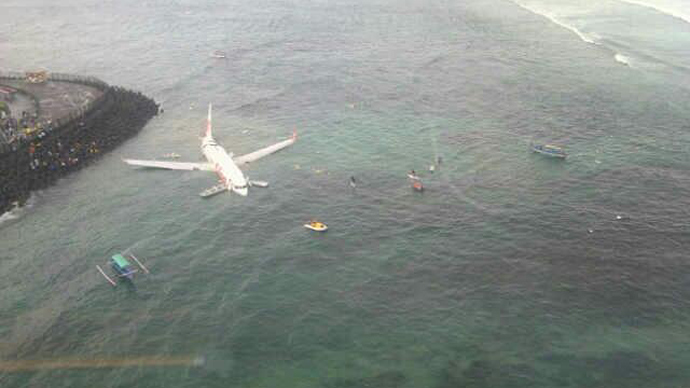 Bali plane crash: Boeing 737 slams into sea (PHOTOS, VIDEO) — RT World News