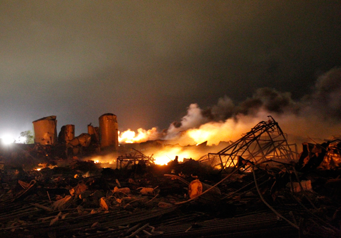 The remains of a fertilizer plant burn after an explosion at the plant in the town of West, near Waco, Texas early April 18, 2013 (Reuters / Mike Stone)