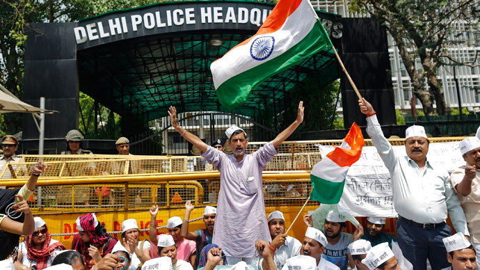 Demonstrators shout slogans during a protest outside police headquarters in New Delhi April 20, 2013.(Reuters / Adnan Abidi)