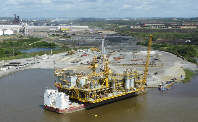 The first oil platform built in Venezuela by Venezuela's state-owned oil company PDVSA, in Orinoco, Venezuela. (AFP Photo / Ramon Sahmkow)
