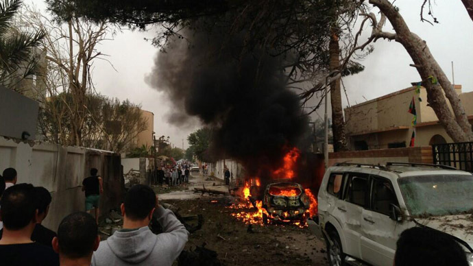 Car bomb hits French Embassy in Tripoli, 2 guards injured (PHOTOS)