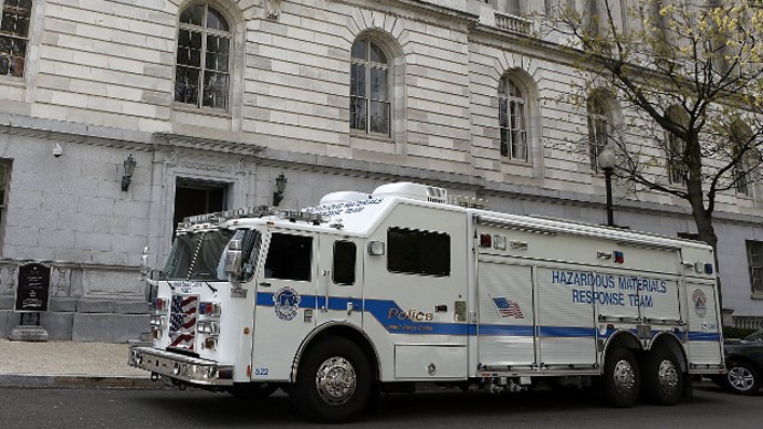 A truck from the U.S. Capitol Police Hazardous Materials Response Team parks outside of Russell Senate Office Building April 17, 2013 on Capitol Hill in Washington, DC. (AFP Photo / Alex Wong)