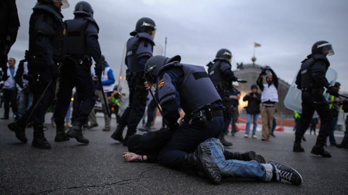 EU against austerity: Protesters clash with police amid unrest in Spain, Portugal