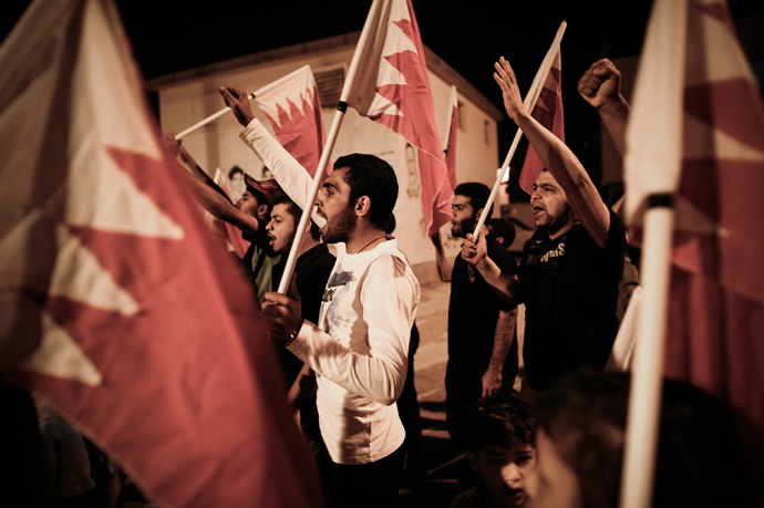 Bahraini protesters shout slogans during an anti-government demonstration in the village of Diraz, west of Manama, late on April 27, 2013 (AFP Photo / Mohammed Al-Shaikh)
