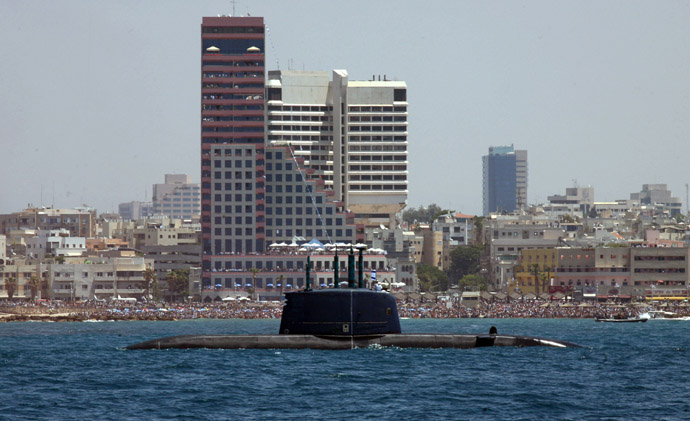 Israeli Navy submarine "Dolphin" sails along the Mediterranean coast of Tel Aviv (AFP Photo/Gali Tibbon)