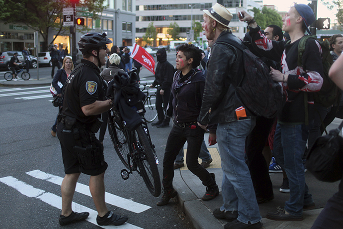 Police and demonstrators clash during May Day demonstrations in Seattle, Washington May 1, 2013. (Reuters / Matt Mills McKnight)