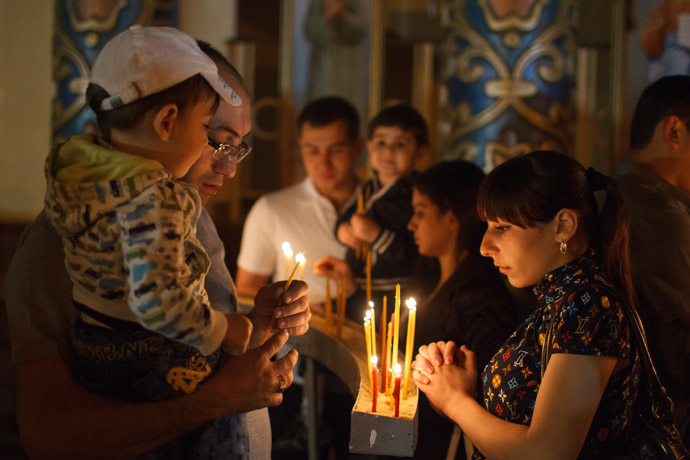 Worshippers at the Easter service at Christ the Savior Cathedral in Moscow. (RIA Novosti/Mikhail Mokrushin)