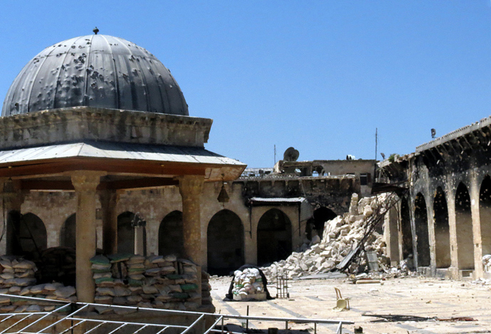 The rubble of the minaret of Aleppo's ancient Umayyad mosque, in the UNESCO-listed northern Syrian city (AFP Photo)