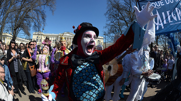 St. Petersburg police shut down Cirque du Soleil parade (PHOTOS)