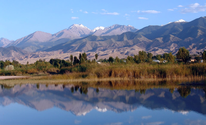 A wood-grown bank of Lake Issyk Kul in Kyrgyzstan. (RIA Novosti/Vladislav Ushakov)